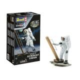 Сборная модель-копия Revell набор Астронавт на Луне. Миссия Аполлон 11 уровень 4 масштаб 1:8