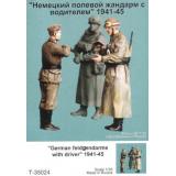 Фигурки немецкого полевого жандарма с водителем 1941-45 (TN-T35024) Масштаб:  1:35