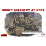 MA35001  Soviet infantry at Rest (1943-45) (Фігури)