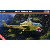 Вертолет AH-1G "Вьетнамская война" 1:72