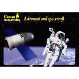 Космонавты и космический аппарат 1:72